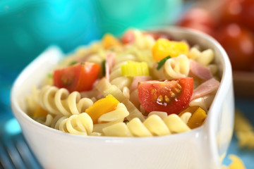 Pasta salad with leek, cherry tomato,bell pepper and ham