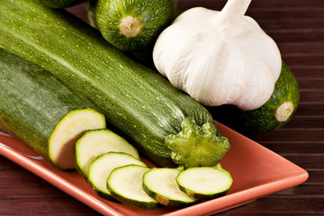 Zucchine ed aglio - Cucurbita pepo - Allium sativum