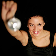 Frau mit Discokugel