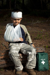 First Aid in the Forest - 36945080