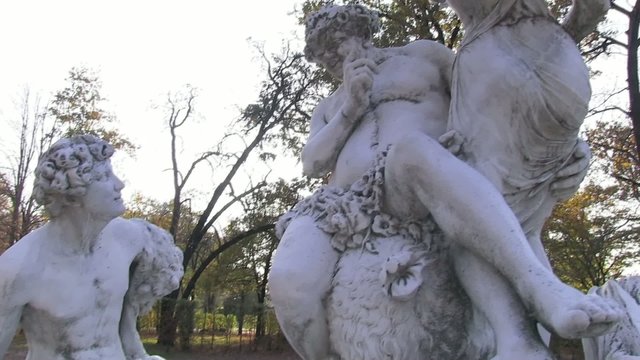 parco ducale parma statue