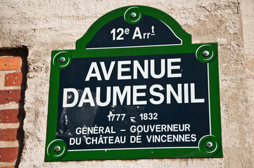 Avenue Daumesnil à Paris