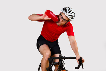 Fototapeta premium Radfahrer beim trinken