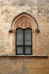 Fototapeta na wymiar balconies and windows in Malta, an ancient city