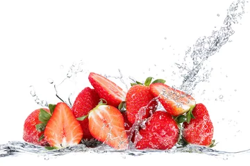 Abwaschbare Fototapete Spritzendes Wasser Erdbeeren spritzen