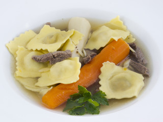 Tortellini en brodo