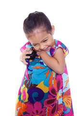 petite fille qui se parfume