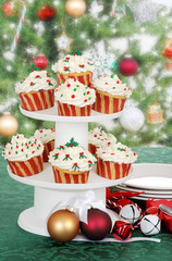 christmas cupcake on cake tier