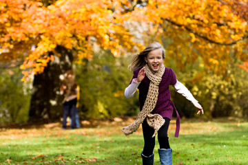 girl in the autumn park