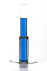 Blaue Flüssigkeit | Forschung