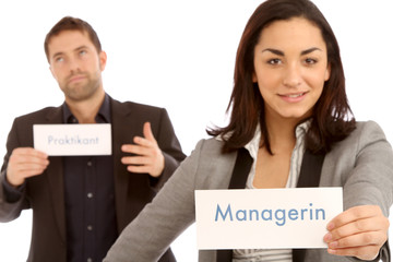 Managerin und Praktikant