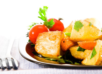 Roasted potatoes with herbs
