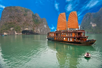 Fotobehang Halong Bay, Vietnam. Unesco World Heritage Site. © Luciano Mortula-LGM