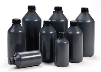 Bottiglie in plastica nera