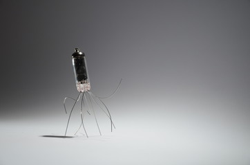 Electronic radio tube