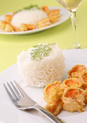 shrimp with curry sauce and rice