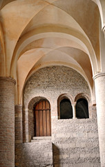 Fototapeta na wymiar Tournus - Borgognsa, interno cattedrale