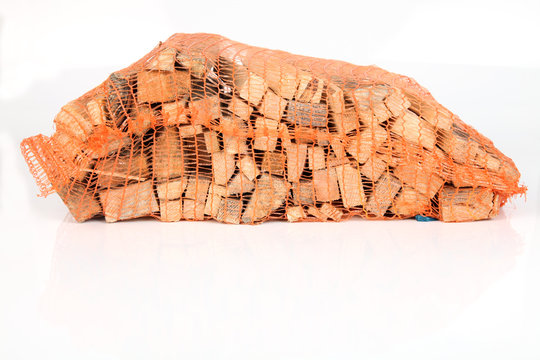 Anfeuerholz im Sack