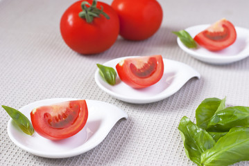 tris di pomodori