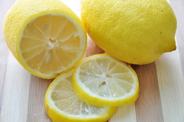 Photograph of a lemon sliced in half