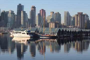 Fototapeta na wymiar Misty Morning, Vancouver Węgla Port