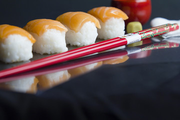 Nigiri Sushi mit Lachs