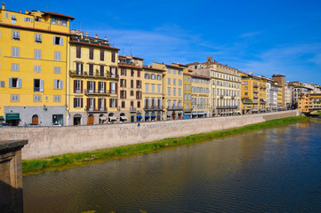 Fototapeta premium Houses on Arno river in Florence.