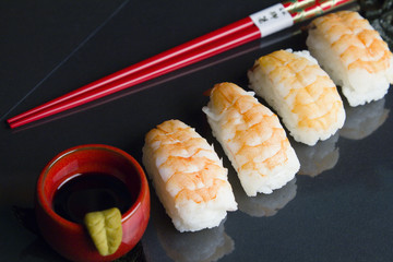 Nigiri Sushi mit Garnelen