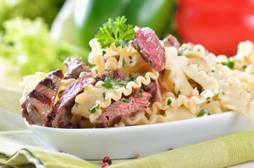 Pasta mit zarten Rinderfiletstreifen