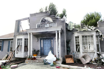 House damaged by disaster - 37120244