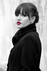 Photo sur Plexiglas Rouge, noir, blanc Beau mannequin brune posant