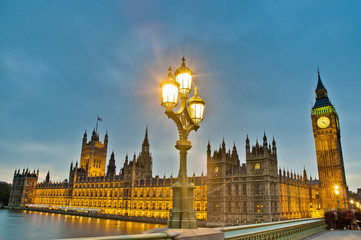 Fototapeta na wymiar Houses of Parliament w Londynie