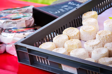 fromage,fromage de chèvre,marché,commerce