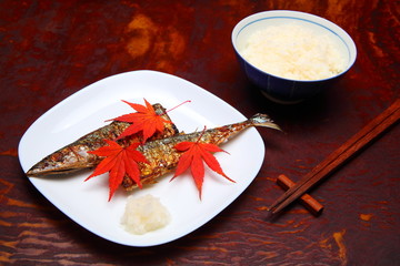 サンマとごはん