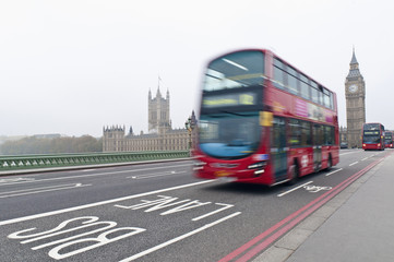 Obraz na płótnie Canvas Westminster Bridge w Londynie