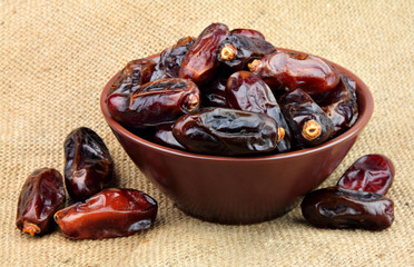 Dried dates