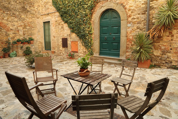 italian backyard, Tuscany