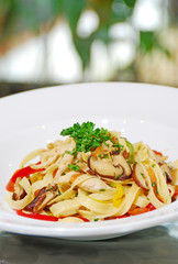 spaghetti creamy sauce