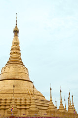 Fototapeta premium Golden pagoda.