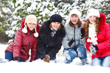 Obraz premium Cheerful girls on snow