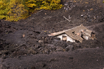 Maison ensevelie sur l'Etna - Sicile, Italie