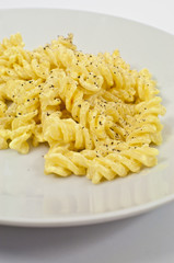 fusilli zafferano e pepe