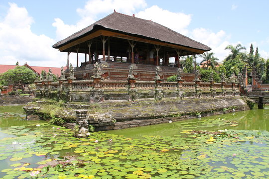 kerta gosa, palais de justice