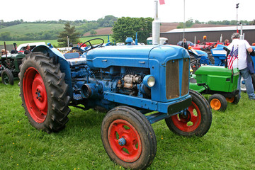 Naklejka premium vintage tractors