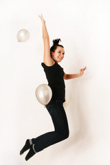 Frau mit Luftballons