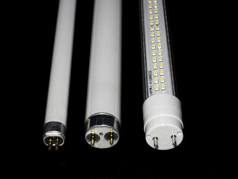 tubes néons t5 t5ho t8 DEL LED Stock Photo | Adobe Stock