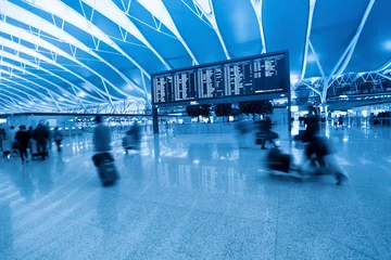 Foto auf Acrylglas Flughafen Passagier- und Fluginformationstafel im Flughafen