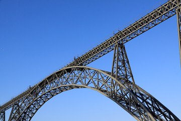 Fototapeta na wymiar Most D. Maria w Porto