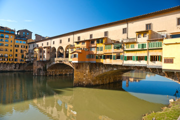 Fototapeta na wymiar Panoramic view of Ponte Vecchio, Florence. Tuscany.