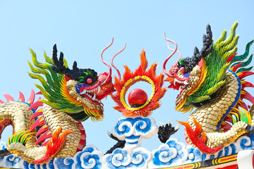 Fototapeta premium Asian dragon placed on the Temples roof